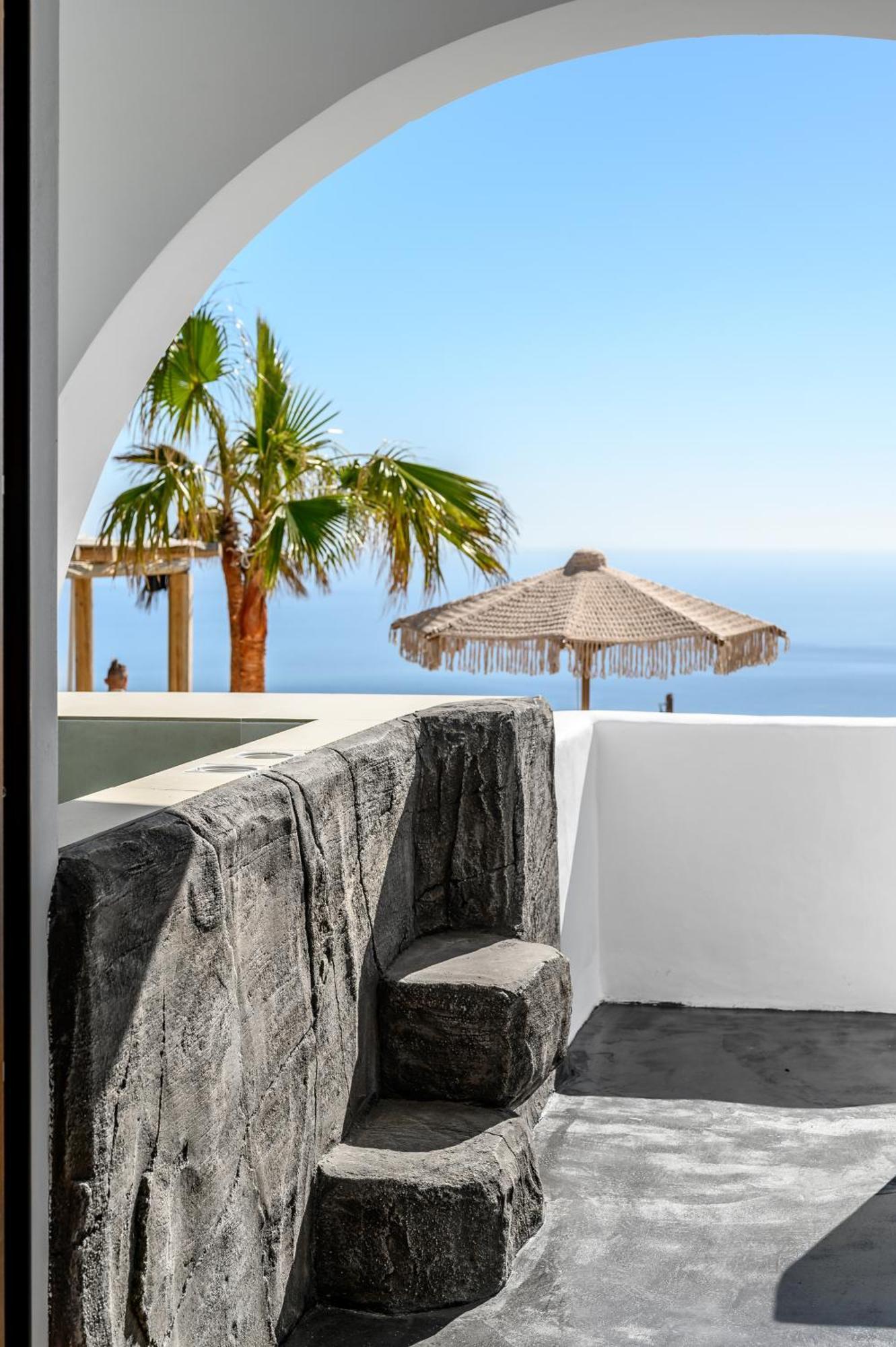 Leon Luxury Suites Imerovigli  Exterior photo
