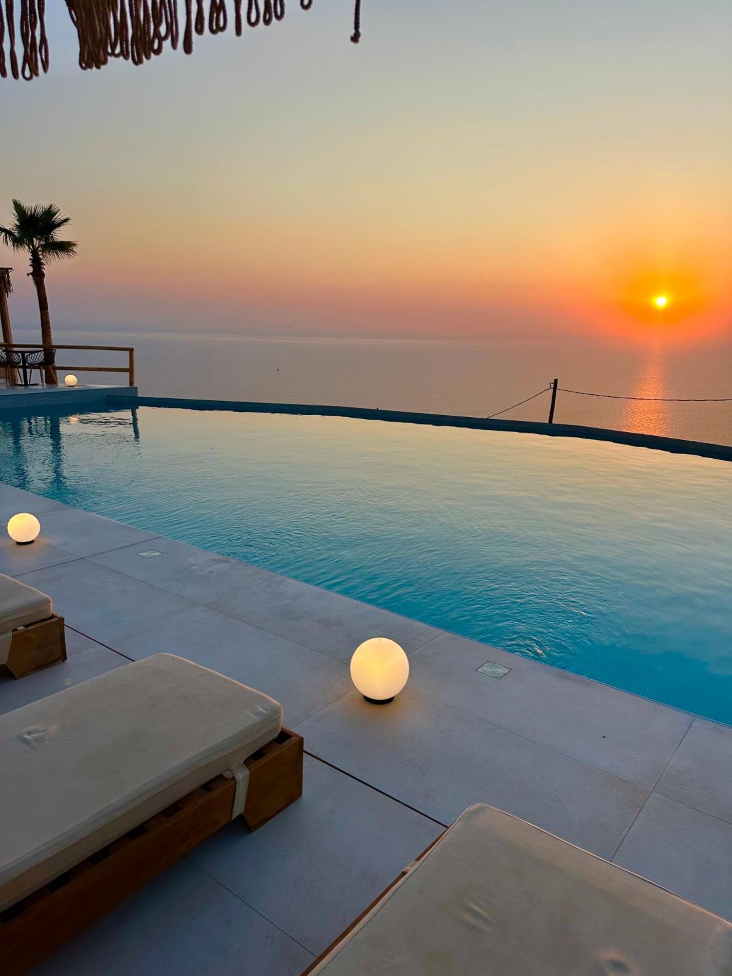 Leon Luxury Suites Imerovigli  Exterior photo